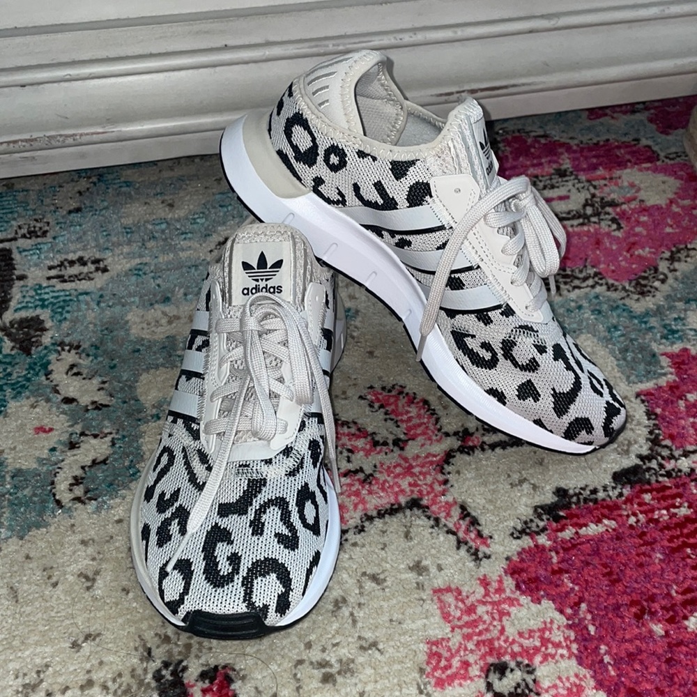 Women’s Adidas Tennis Shoes